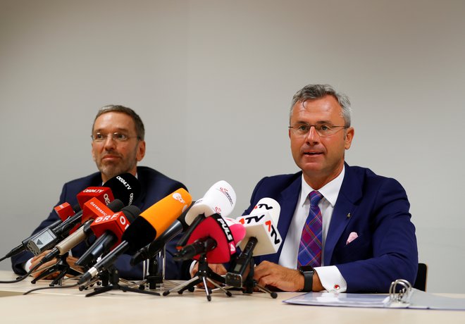 Po Strachejevem odstopu je vodenje stranke prevzel Norbert Hofer. Foto Reuters