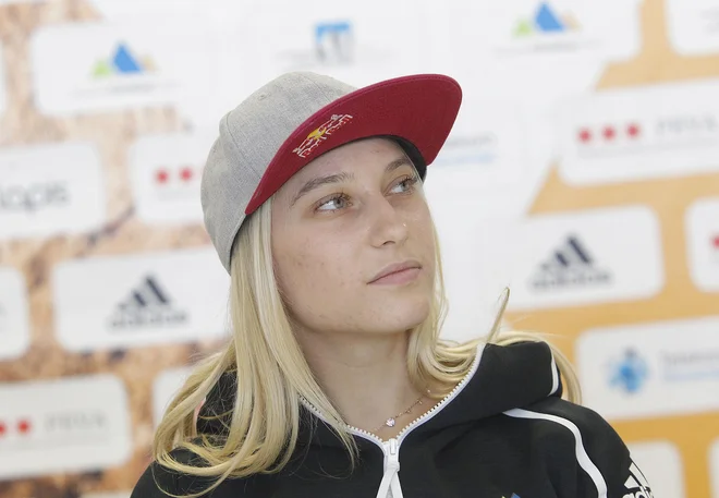 Janja Garnbret od sebe vselej zahteva največ in tudi tokrat ne bo drugače. Rada bi ponovila lanske uspehe iz Innsbrucka, kjer je osvojila dve zlati in srebrno kolajno. FOTO: Mavric Pivk/Delo