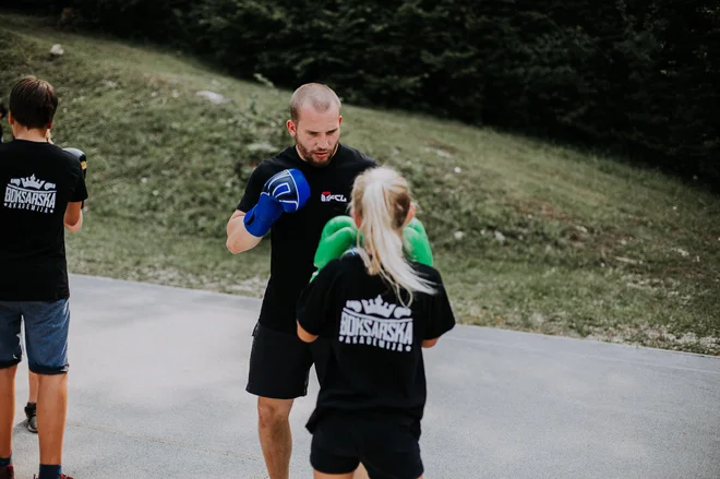 Na poletnem kampu Boksarske akademije je bilo kar nekaj deklet. FOTO: Dejan Lukič