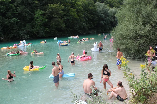 Vragolije na sotočju Tolminke in Soče.