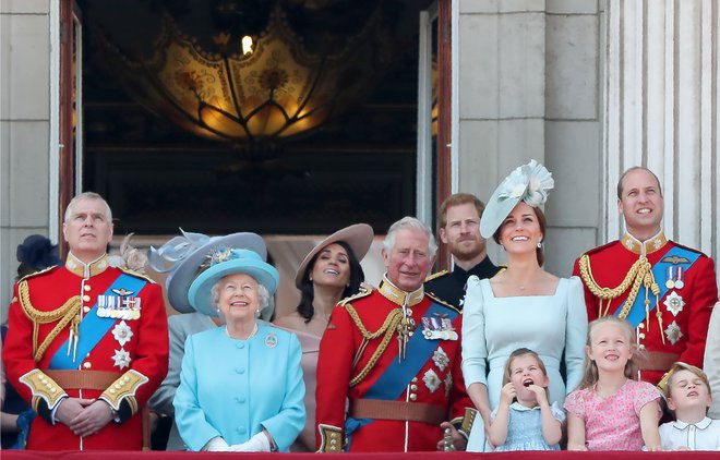 Princ Andrew na desnici kraljice Elizabete II. FOTO: Daniel Leal-olivas/Afp