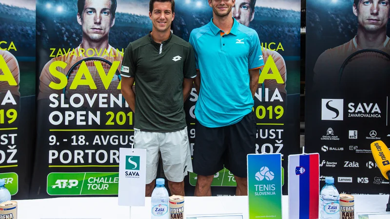 Fotografija: Aljaž Bedene (levo) in Blaž Rola sta prvi in tretji nosilec challengerja v Portorožu, njuni poti pa bi se lahko križali v polfinalu. FOTO: Grega Valančič/Sportida