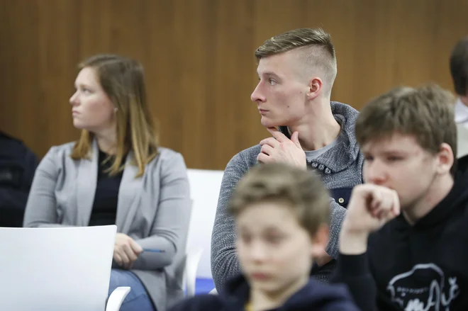 Na Centru za proučevanje družbene blaginje na FDV se trudijo dvigniti raven zavedanja o skupini mladih oskrbovalcev v širši družbi. Foto Leon Vidic