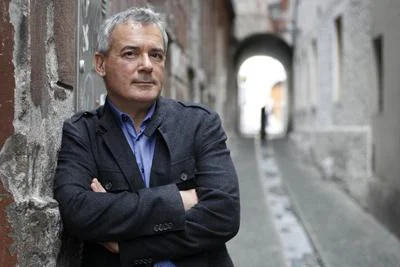 Pisec Ilija Trojanow bo spisal tradicionalno pismo Evropi, katerega namen je opozoriti na najbolj aktualne probleme in ga praviloma objavi večina evropskih vodilnih dnevnih časopisov.<br />
Foto Leon Vidic