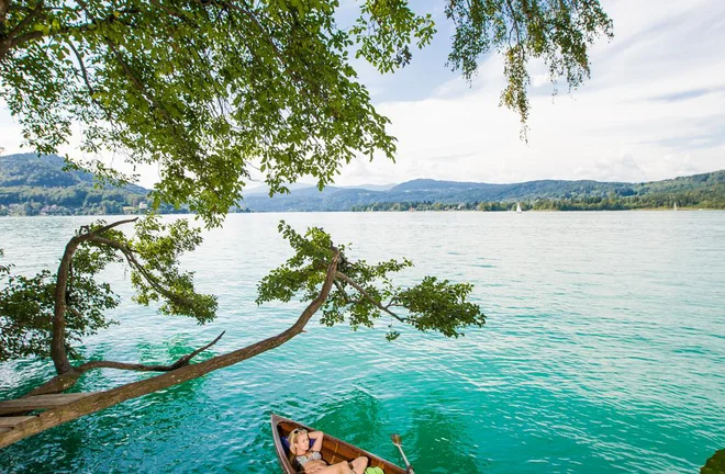 Idila na Vrbskem jezeru. FOTO: Tine Steinthaler/Kärnten Werbung