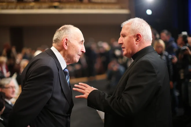 Ivan Oman in Ljubljanski nadškof Stanislav Zore na državni proslavi ob dnevu samostojnosti in enotnosti. FOTO: Jure Eržen/Delo