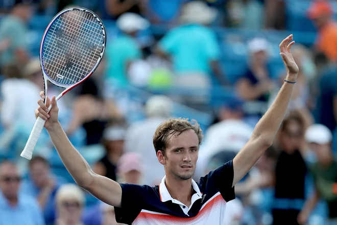 Daniil Medvedev se je s turnirsko zmago v Cincinnatiju povzpel na 5. mesto. FOTO: AFP