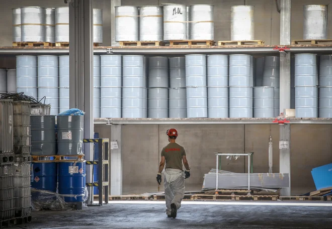 Kemis ima pri sežigalnicah in drugih odstranjevalcih v tujini zakupljene zmogljivosti za 30.000 ton odpadkov na leto. Če se bodo postopki zavlekli, bo zakupljene kvote izgubil. FOTO: Matej Družnik