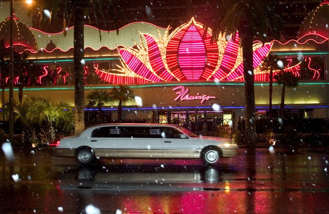 Flamingo je bil eden prvih hotelov in igralnic v mestu, morda ga je danes že malo načel čas, a elegance ni izgubil. FOTO: Reuters