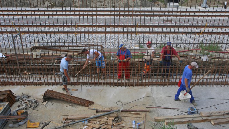 Fotografija: Obnova železniške postaje Šentilj. Foto Tadej Regent/Delo