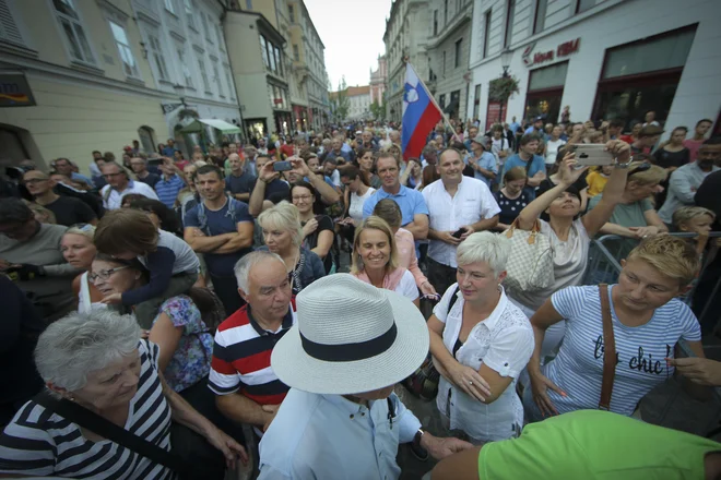 Med zbranimi so bili tudi številni starši plzalcev. FOTO: Jože Suhadolnik/Delo