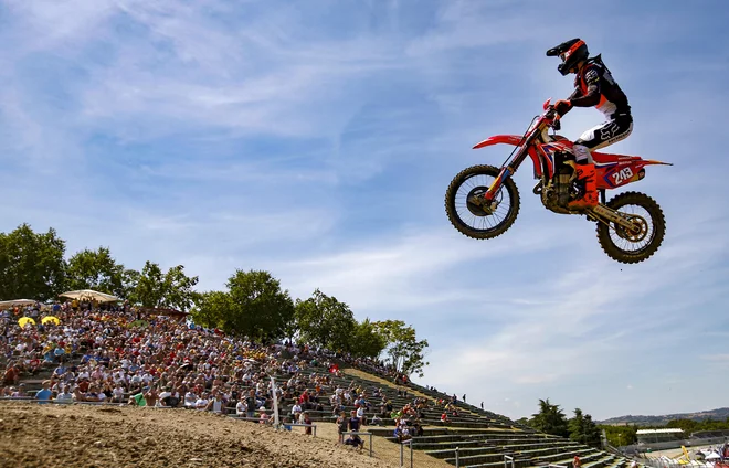 Tim Gajser je tudi na Švedskem pokazal vrhunsko raven pripravljenosti. FOTO Matej Družnik/Delo