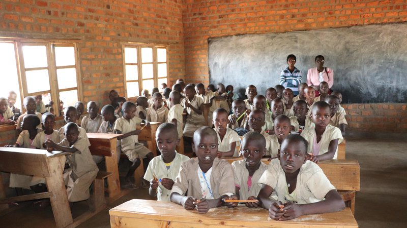 Fotografija: Šolo v Kiguhunu v Burundiju so obnovili s sredstvi, ki jih je zbrala Slovenska karitas. Fotografije Jana Lampe