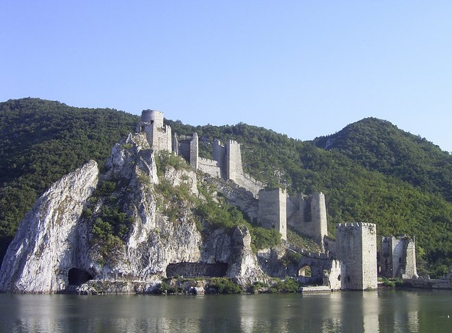 O izvoru imena trdnjave Golubac je več legend. FOTO: Wikipedija