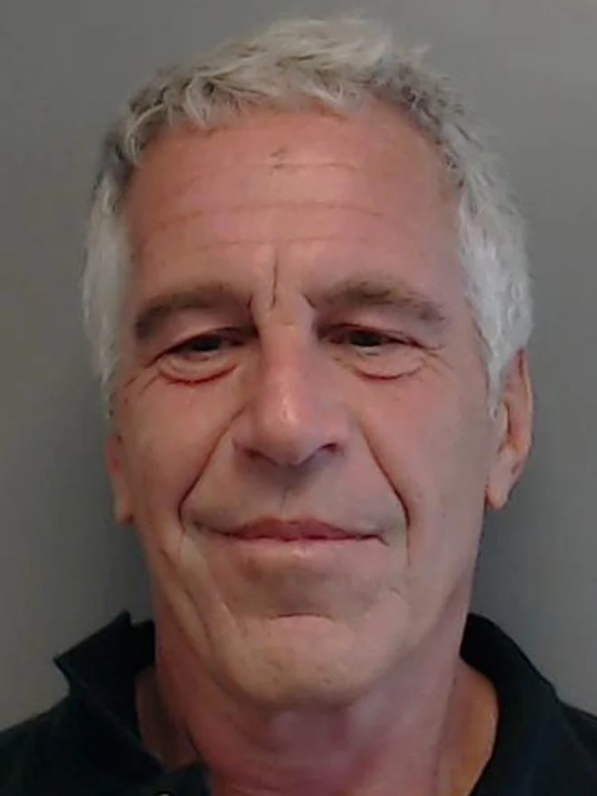 Jeffrey Epstein je bil obtožen, da je med letoma 2002 in 2005 mladoletnim dekletom plačeval za spolne usluge. FOTO: Reuters