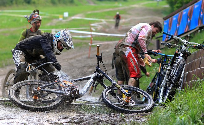 'Umazani' prizor iz bike parka Pohorje. Foto Tadej Regent