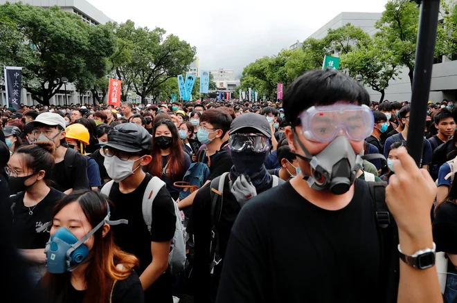 V ponedeljek in torek je več srednješolcev bojkotiralo pouk. FOTO: Tyrone Siu/Reuters