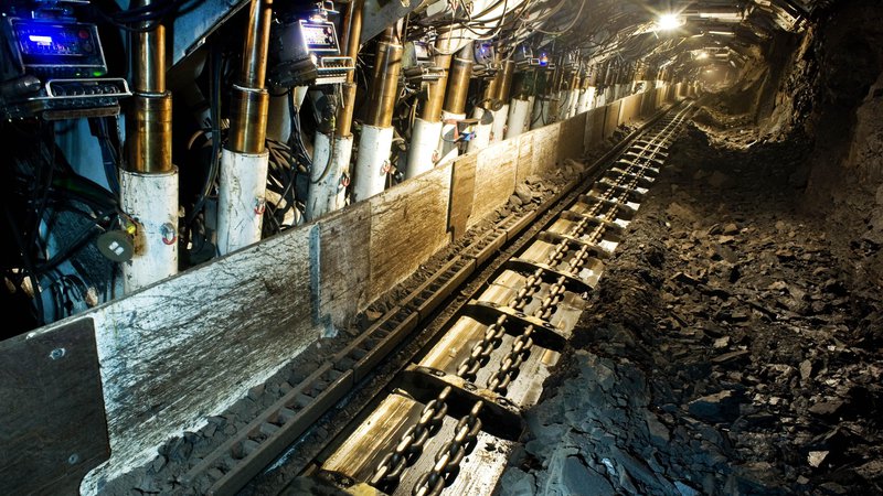 Fotografija: En rudar naj bi bil težje poškodovan, a ni v smrtni nevarnosti. FOTO: Arhiv 
