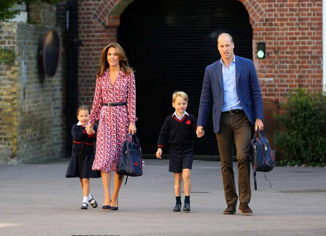 O šestletni Charlotte se govori, da je kot izrezana prababica, kraljica Elizabeta II. FOTO: Pool New/Reuters