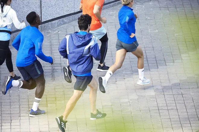 Najnovejši adidasovi tekaški copati <strong>SolarBoost </strong>in SolarDrive bodo v jesenski tekaški sezoni popolna izbira vsakega športnega navdušenca, ki kilometre najraje nabira na urbanih trasah. Foto:Ben Clement
