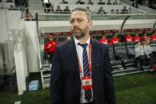 Poljski selektor Jerzy Brzeczek ni našel tolažilnih besed za svoje igralce. FOTO: Uroš Hočevar