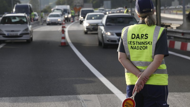 Fotografija: a zagotavljanje pretočnosti prometa bodo na terenu policisti in kranjski mestni redarji. FOTO: Mavric Pivk/Delo