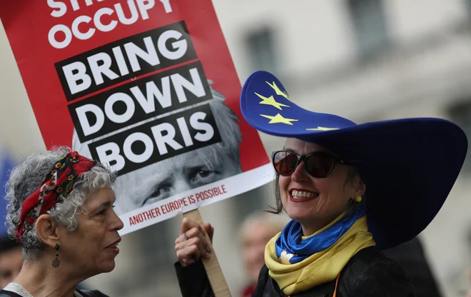 Z morebitno preložitvijo se morajo strinjati tudi ostale članice EU, zato je današnja izjava francoskega zunanjega ministra pomemben signal. FOTO: Simon Dawson/Reuters