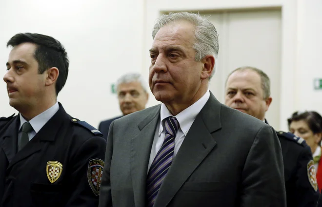Hrvaška se lahko »pohvali«, da je zaradi korupcije v zapor poslala nekdanjega premierja Iva Sanaderja, trenutno pa preiskujejo še štiri nekdanje ministre. FOTO: Damjan Tadic/Cropix