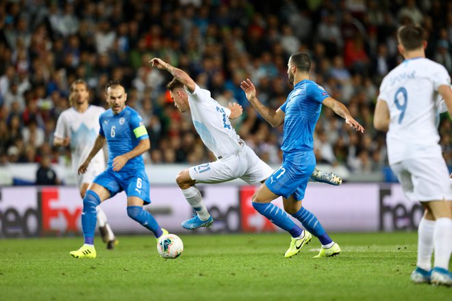 Benjamin Verbič je izvrstno zabil prvi slovenski gol po hitrem nasportonem napadu. FOTO: Voranc Vogel/Delo