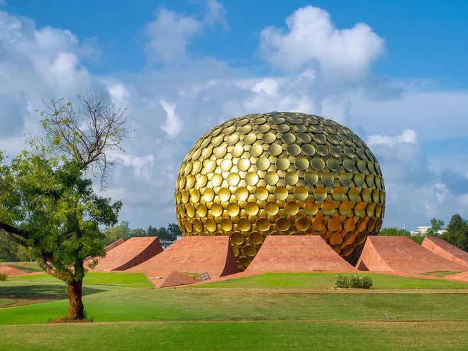 Auroville utopiji naproti: Foto TVS