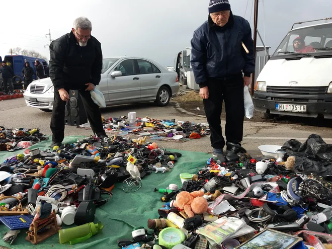 Vse na enem mestu - le izbrskati je treba pravo stvar in dobite jo za majhen denar. Foto Milena Zupanič