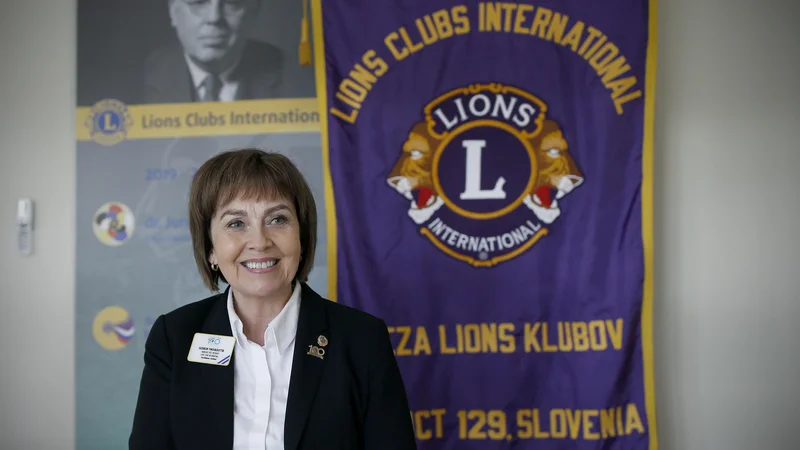 Fotografija: Gudrun Yngvadottir, prva mednarodna predsednica organizacije Lions, pravi, da želi s svojim zgledom opogumiti tudi druge ženske. FOTO: Blaž Samec