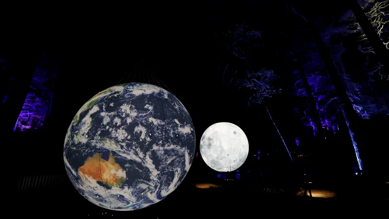 Fotografija: Zoran Grubič: »Ob okoljskih spremembah, ki jih povzroča sedanja več kot sedemmilijardna populacija, nekatera območja na tem planetu že danes ne morejo več zagotoviti življenjskih razmer, ki si jih človek želi.« Foto Reuters