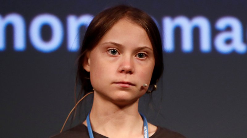 Fotografija: Greta Thunberg vnaprej pove, kakšno je njeno dojemanje sveta – črno-belo – in kaj želi doseči – strah in paniko. FOTO: Reuters