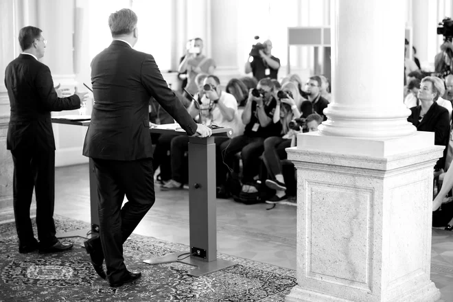 Arbitražna je postala metafora celotnega našega nelagodja v zvezi z EU. Na fotografiji Miro Cerar in Andrej Plenković. Foto: Tomi Lombar/delo