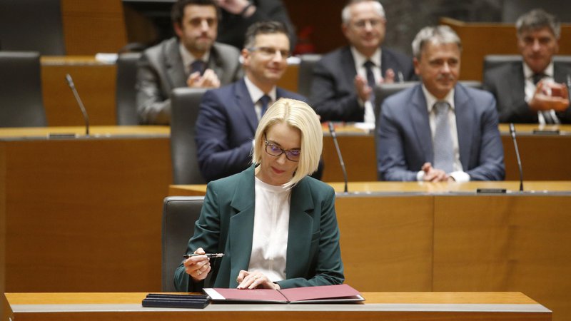 Fotografija: Angelika Mlinar ob imenovanju za ministrico. Foto Roman Šipić