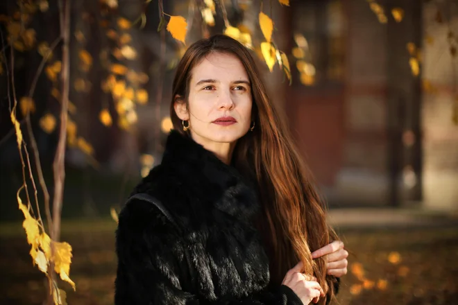 Saša Savanović: &raquo;Menim, da seks na neki način skuša postati nadomestek za ljubezen, potrebo po dotiku, nežnosti, bližini &ndash; a gre za neustrezen substitut. Mehanizem seksa samo hitreje deluje.&laquo; FOTO: Jure Eržen
