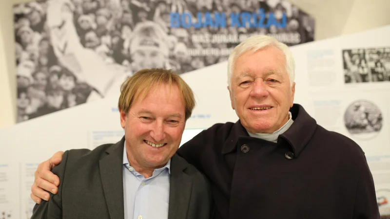 Fotografija: Glavni igralec z režiserjem prve slovenske zgodbe o uspehu na snegu – Bojan Križaj in Tone Vogrinec. FOTO: Tomi Lombar/Delo