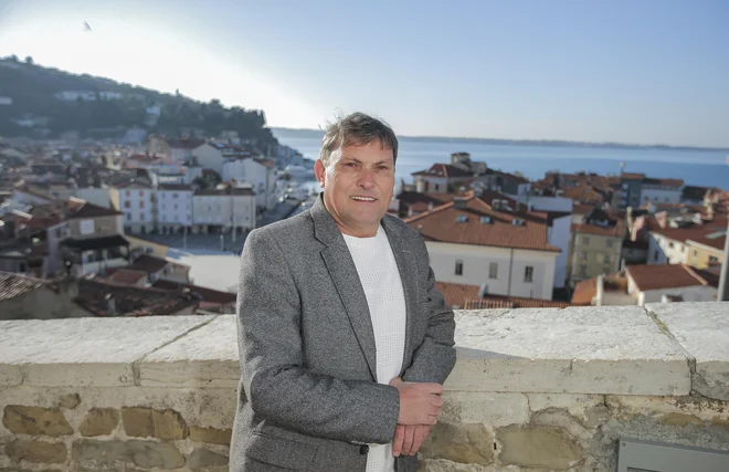 Zorko Bajc je tudi fotograf, popotnik, organizator kulturnih dogodkov in celo filmski producent. Foto Jože Suhadolnik