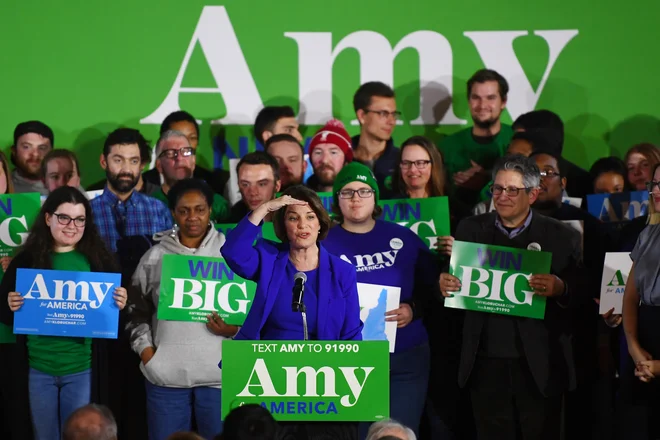 Amy Klubuchar med demokratsko izbiro kandidatov v zvezni državi New Hampshire. Foto Gretchen Ertl Reuters