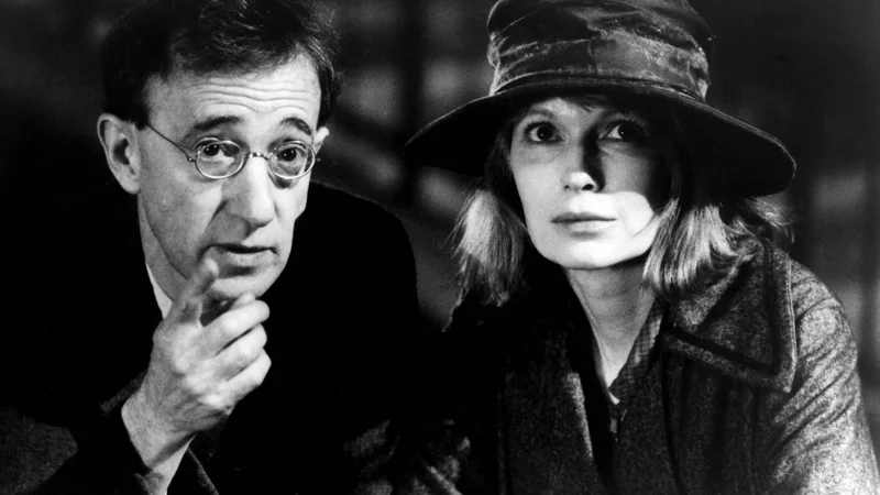 Woody Allen in Mia Farrow v filmu <em>Sence in megla</em><em> </em>Foto Cover Images