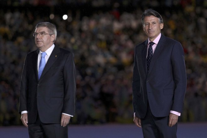 Thomas Bach (levo) in Sebastian Coe sta si bila blizu, ko sta bila člana komisije športnikov pri MOK, kasneje sta se oddaljila. FOTO: Reuters