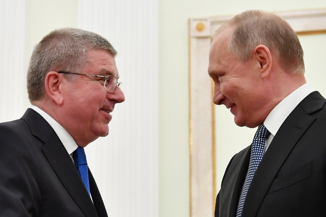 Bachu (levo) očitajo, da se je preveč medlo lotil sistemskega dopinga v Rusiji in svojega prijatelja Vladimirja Putina. FOTO: Reuters