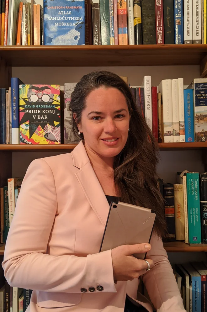 Biblos je edini bralnik, ki podpira slovenščino in slovenske knjige in to je njegova največja prednost, pravi dr. Eva Premk Bogataj. FOTO: osebni arhiv