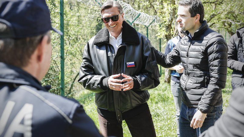 Fotografija: Predsednik Borut Pahor in minister Matej Tonin: Brez distance. Foto Uroš Hočevar