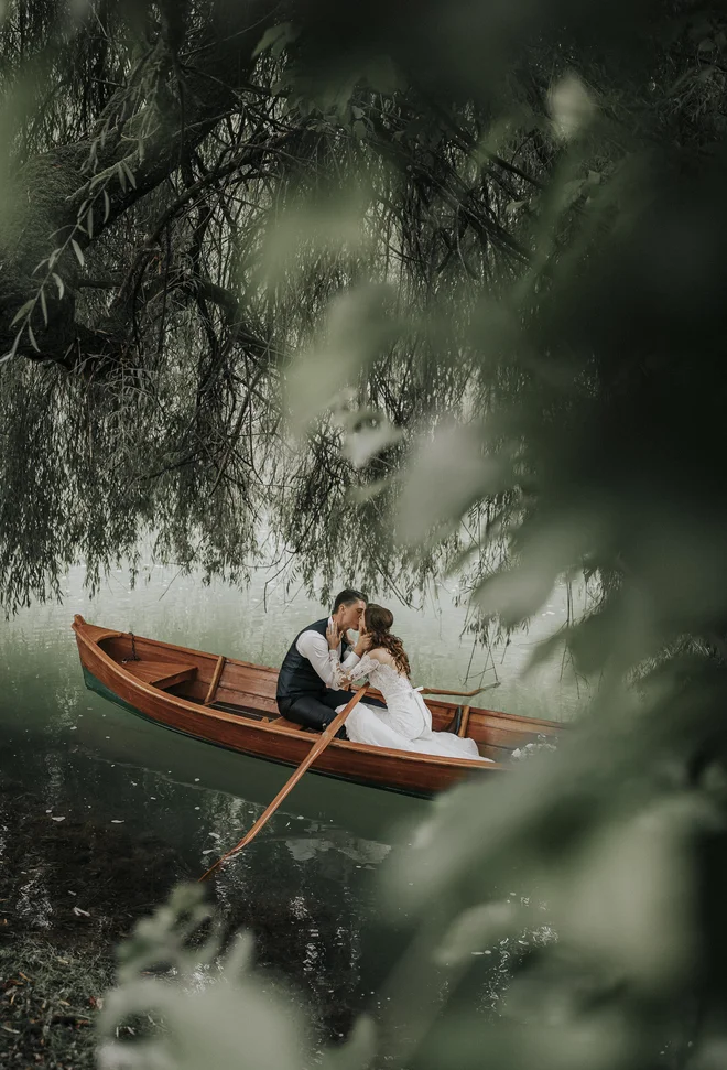 Mnogi pari so do potankosti načrtovali svoj veliki dan, zdaj upajo, da ga bodo lahko izpeljali tako, kot so si zamislili. FOTO: Ana Gregorič