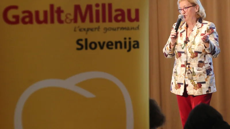 Fotografija: Mira Šemić, verjetno najbolj izobražena sommelierka v Sloveniji in na Balkanu, je tudi prva direktorica Gault&Millau Slovenija. FOTO: Dejan Javornik