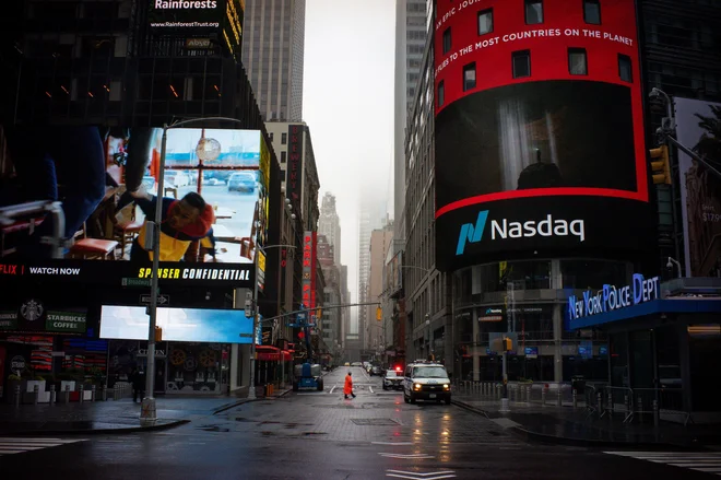 Tehnološka borza Nasdaq ima sedež na Times Squaru v središču New Yorka. FOTO: Eduardo Munoz/Reuters