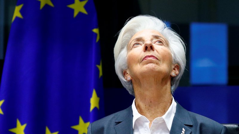 Fotografija: Predsednica ECB Christine Lagarde praviloma predstavi javnosti le dobro premišljene in pretehtane izjave. FOTO: Francois Lenoir/Reuters