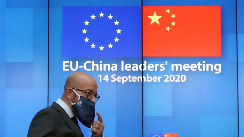 Fotografija: V vakuumu med oslabelim »ameriškim« in nedozorelim »kitajskim stoletjem« bo EU izredno pomembna kot most med dvema obdobjema. FOTO: Yves Herman Afp